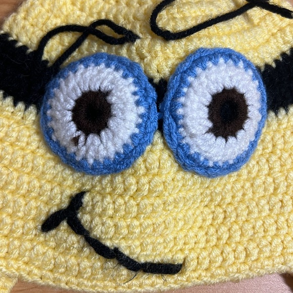 Knit Minion Hat - Picture 3 of 3